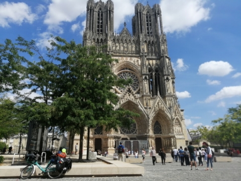 Cathédrale de Reims, un incontournable à visiter lors de votre séjour à l'éthic étapes CIS de Champagne